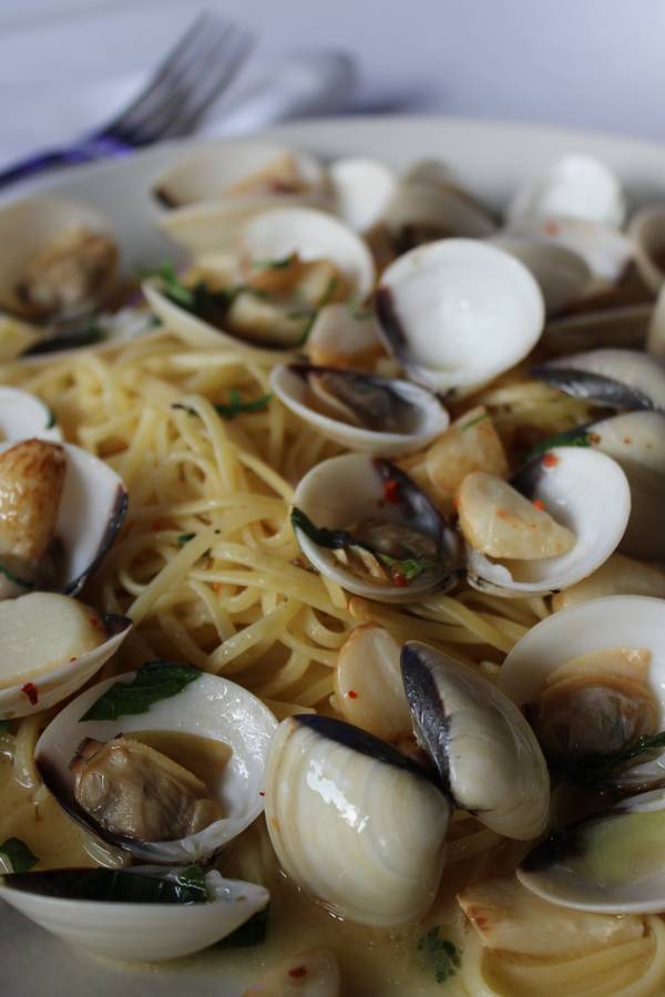 Linguine with littleneck clams